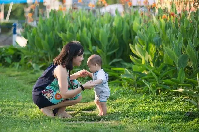 Советы по обучению детей безопасной ходьбе - Alodokter