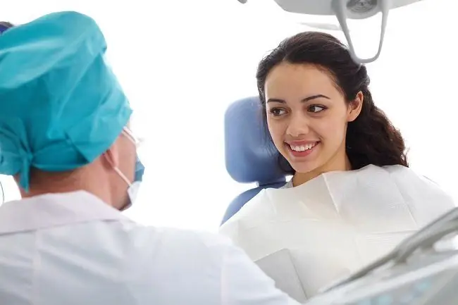 Зубные коронки могут улучшить внешний вид и обеспечить защиту - Alodokter