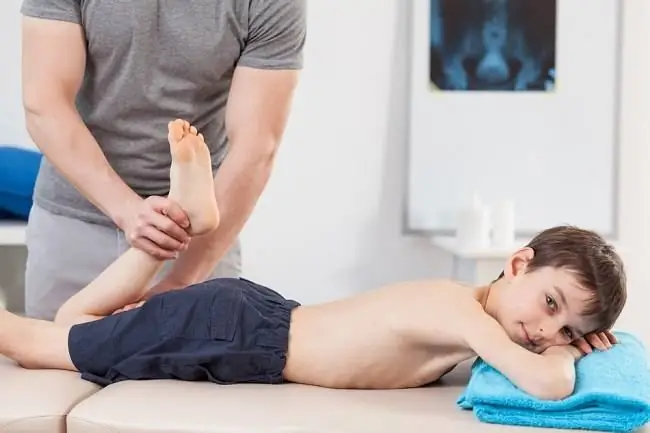 Причины Х-образных стоп и как с этим бороться