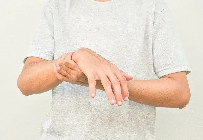 Болезнь Кеннеди - Симптомы, причины и лечение