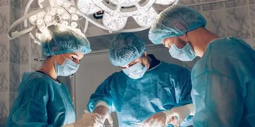 Односторонняя боль в горле: признаки абсцесса?