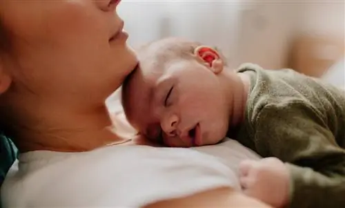 Искривленная форма головы у младенцев: останется ли такой навсегда?