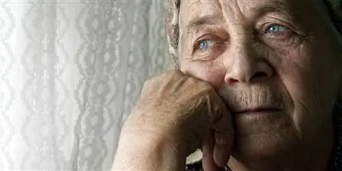 ПТСР: пережитый в старости детской травмой