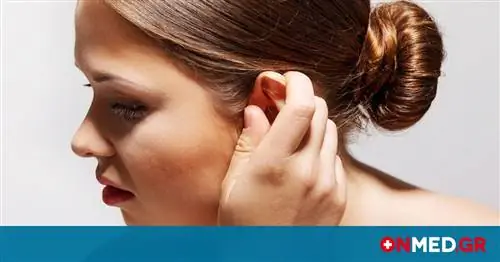 Как безопасно чистить уши