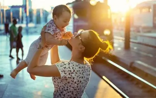 Насколько способ зачатия влияет на развитие младенцев?