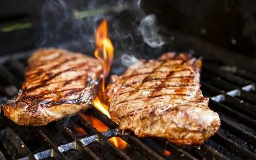 Чем опасен пережаренный стейк