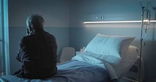 Есть болезни, которые «притягивает» бессонница. Доктор: наносить через 15 минут после отхода ко сну