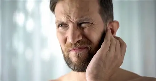 ушная боль