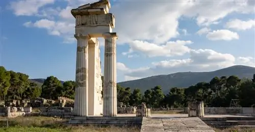 Храм Асклепия в Эпидавре считается колыбелью медицинского туризма.