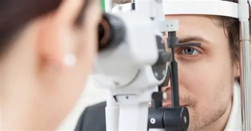 С операцией по удалению катаракты ждать нельзя - предупреждает проф. офтальмология