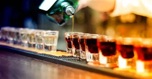 Люди, предрасположенные к алкоголизму, подвержены риску ожирения