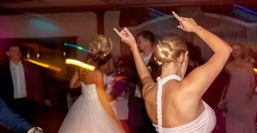 Один зараженный на свадьбе - это много зараженных