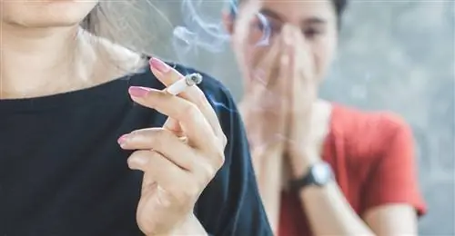 Курение сигарет и тяжелое течение COVID-19