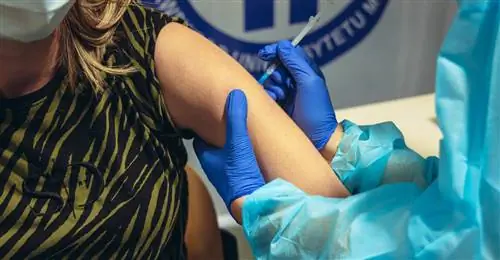 Прививки от COVID-19 в Польше