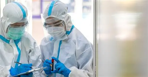 В Польше от COVID-19 скончались семь врачей. В Польше от COVID-19 скончались семь врачей.