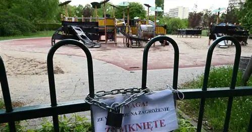 Коронавирус в Польше. Когда откроются детские площадки? Какие правила будут применяться?