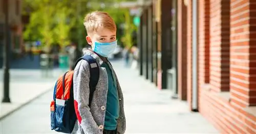 Польская академия наук: в школах маски должны быть обязательными для персонала и детей старшего возраста