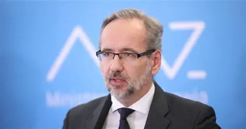 Министр здравоохранения сообщил об изменениях в тестировании людей с подозрением на COVID-19