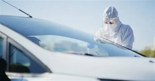 Индекс R в Польше ниже 1. Выигрываем ли мы с эпидемией? Эксперт: Это ложная радость