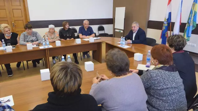 Последующие встречи Берси с медицинскими работниками для сбора возврата