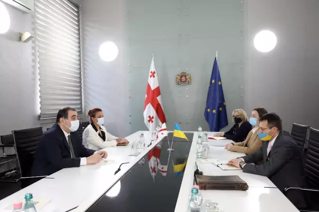 Открыт со вторника в аптеках, но с изменениями во время разговора