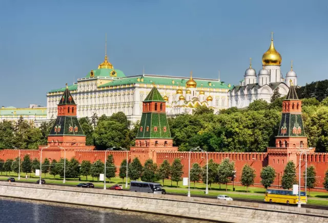 Резолюция SFEE: 5 стратегических точек для развития промышленности, кризиса и беженцев