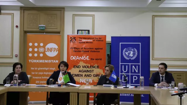 Семинар по малярии от HCDCP и Национальной школы общественного здравоохранения