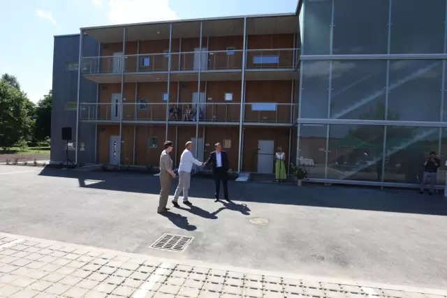 Возобновить программу ухода на дому для Dementia 160 Plus