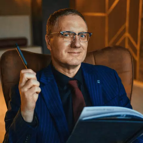 Посмотрите, какие заболевания "предпочитают" мужчинам и какие женщины
