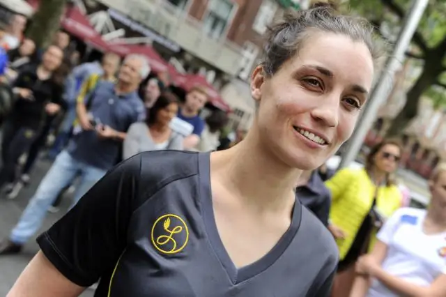 Салли Харт говорит, что женщины отчаянно нуждаются в дополнительной помощи, но это не имеет ничего общего с работой по дому