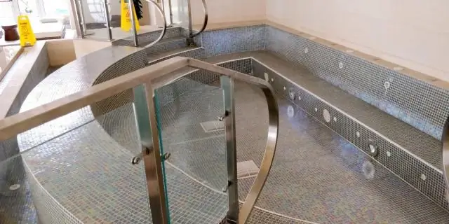 Можно ли заливать в бассейн обычный отбеливатель?