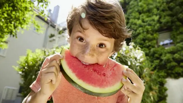 Что вызывает появление красных червей в моче?