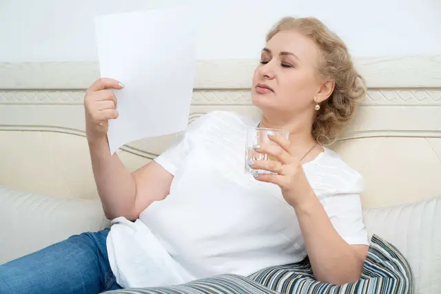 Что такое приливы во время менопаузы? Симптомы, причины, диагностика, лечение и профилактика