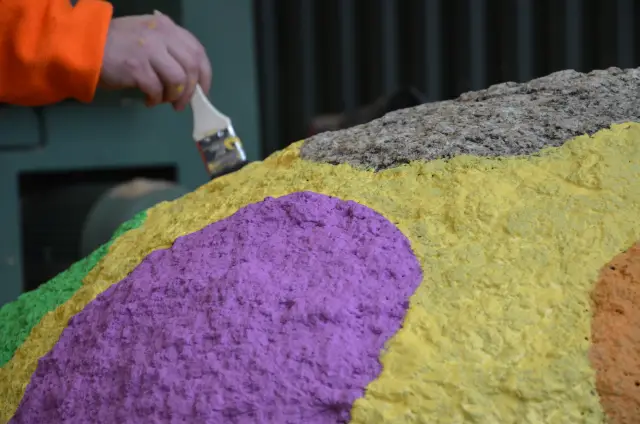 Разноцветные пасхальные яйца: покрасьте их сами