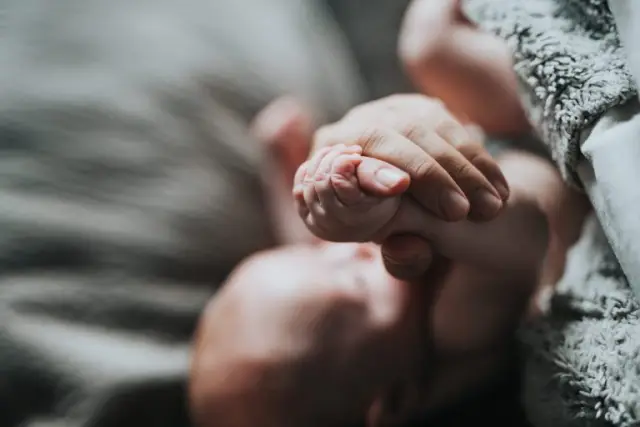 Врачи недостаточно разговаривают с матерями